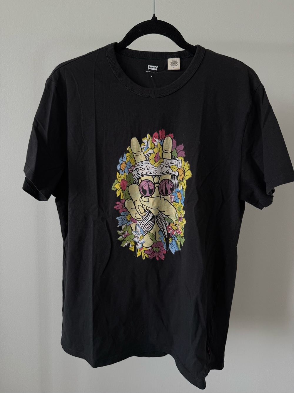 Levi's Black Graphic Crewneck T-Shirt - Floral Peace Hand
